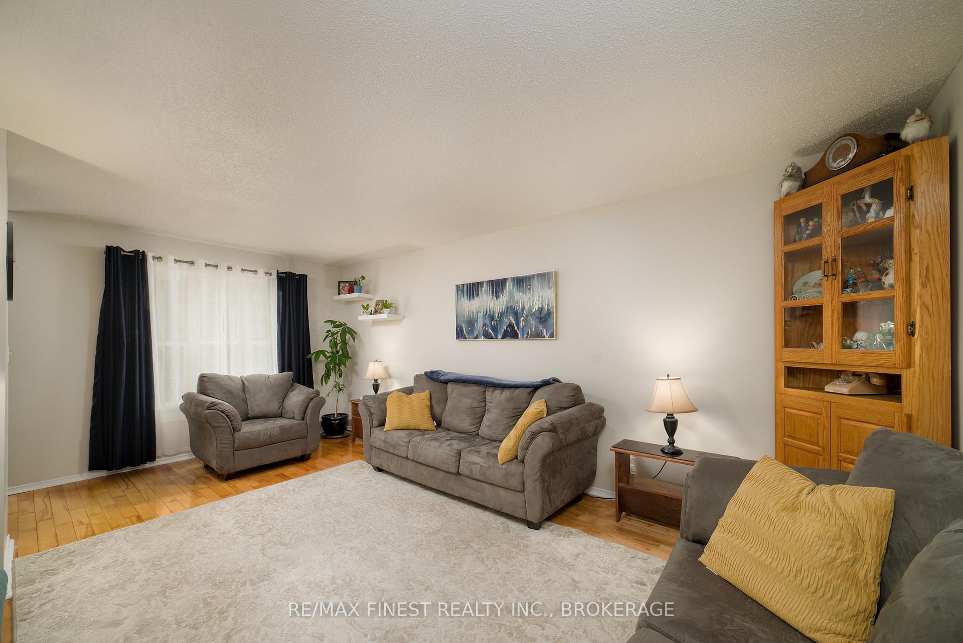 Photo 9 of 23 Dauphin Avenue, Kingston, Rideau — HOMEH