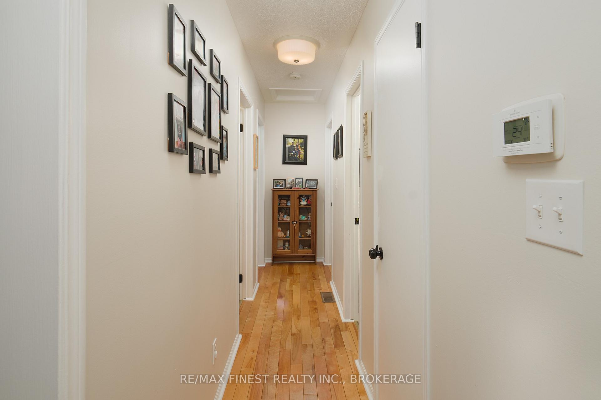 Photo 10 of 23 Dauphin Avenue, Kingston, Rideau — HOMEH