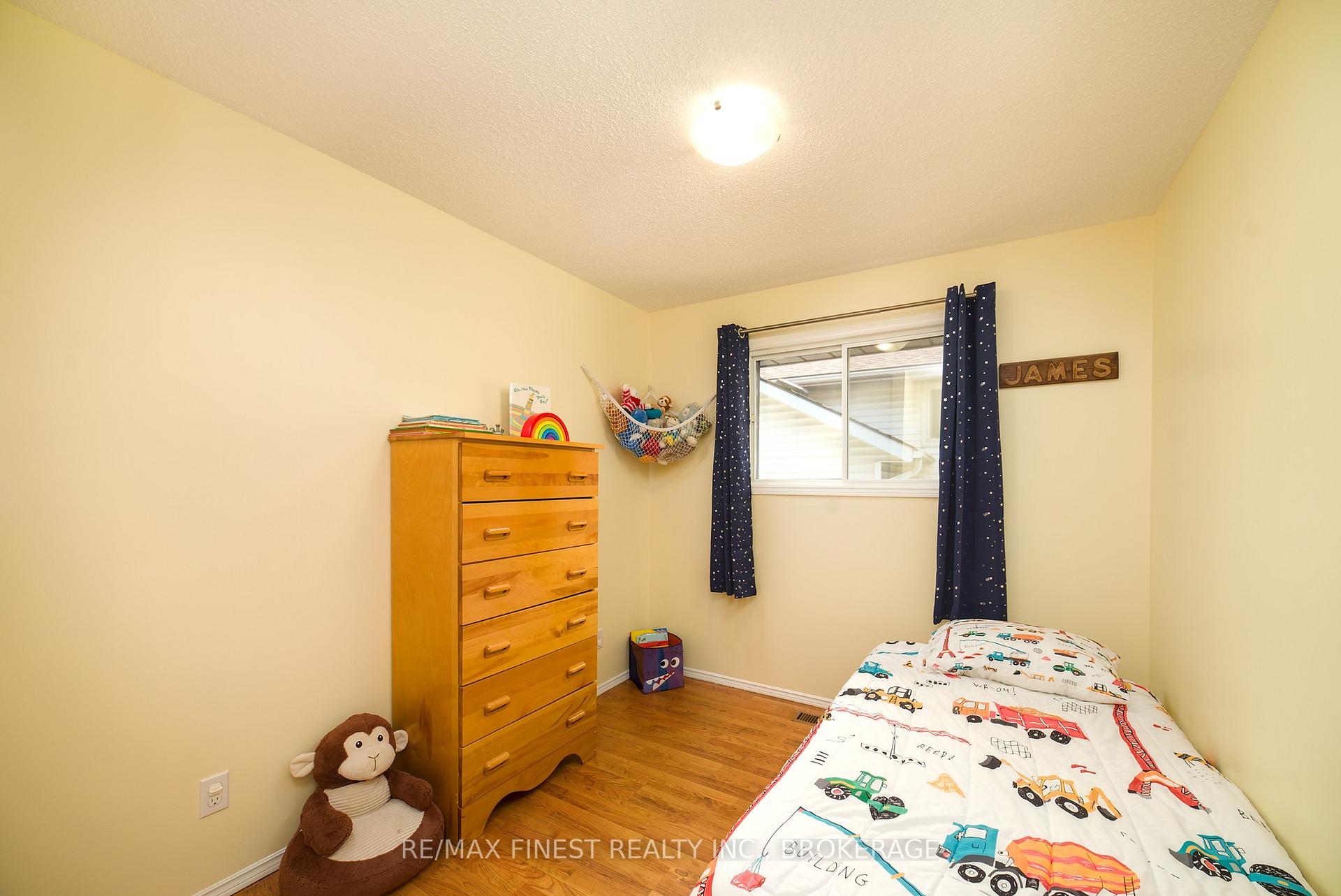 Photo 12 of 23 Dauphin Avenue, Kingston, Rideau — HOMEH
