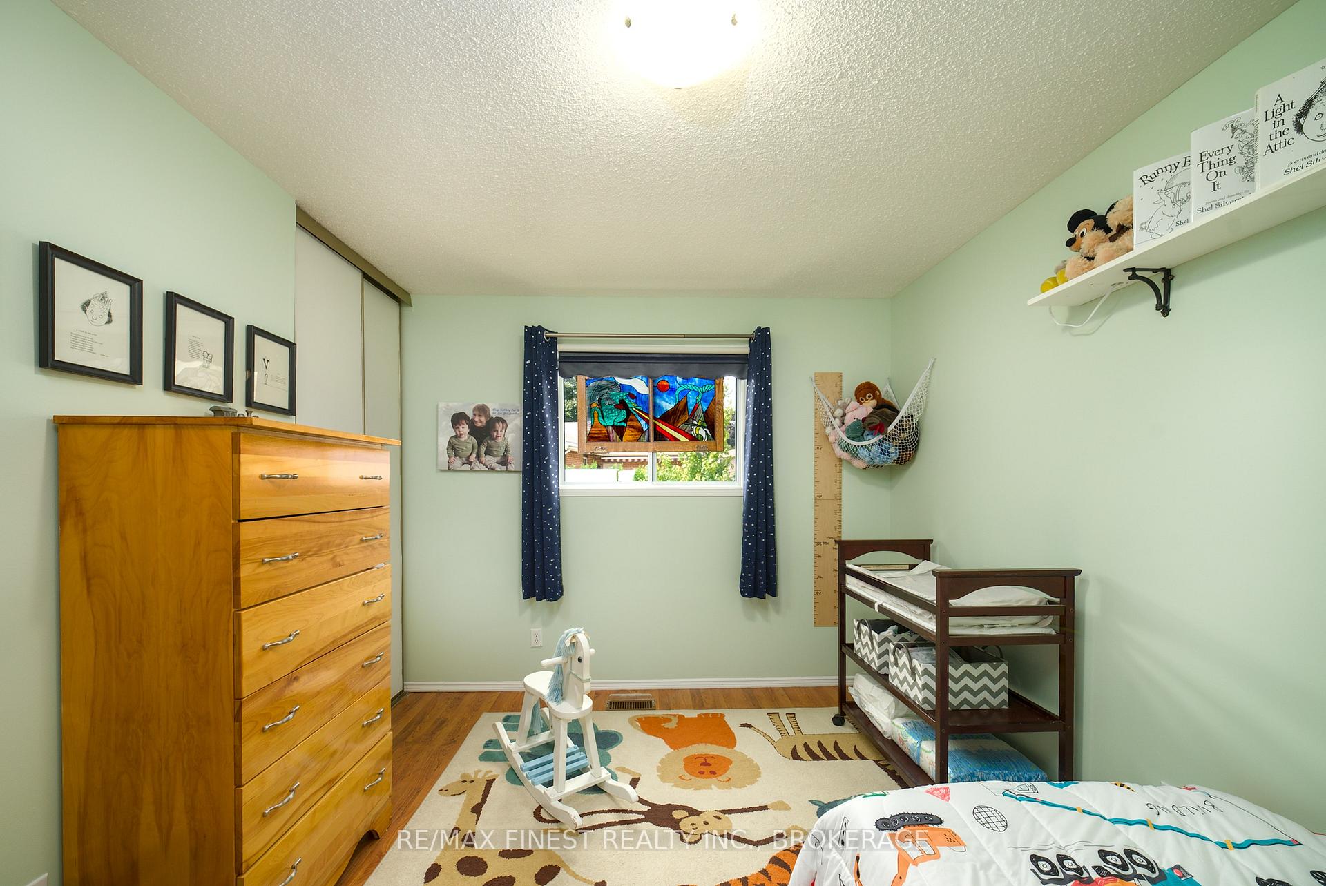 Photo 13 of 23 Dauphin Avenue, Kingston, Rideau — HOMEH