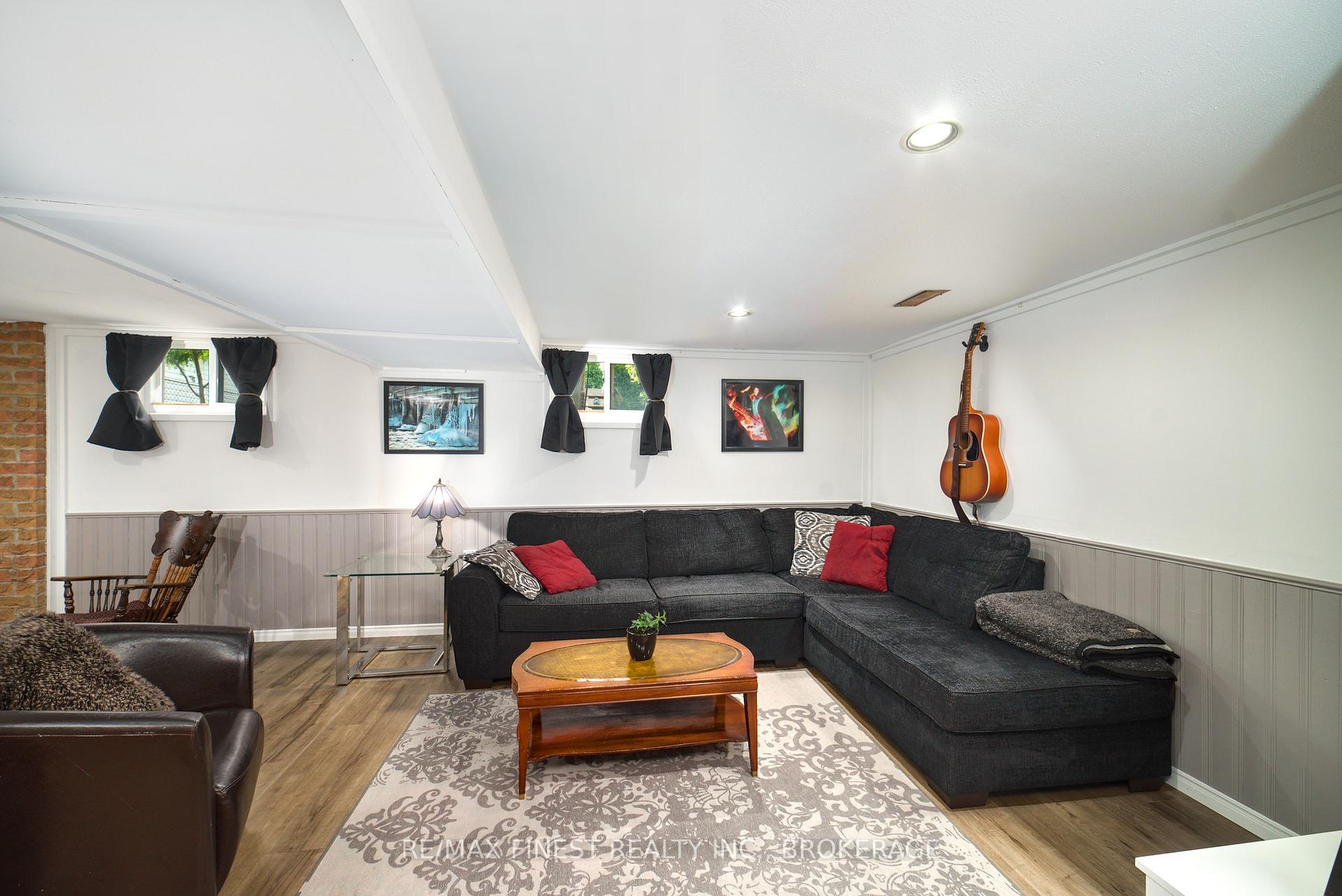 Photo 16 of 23 Dauphin Avenue, Kingston, Rideau — HOMEH