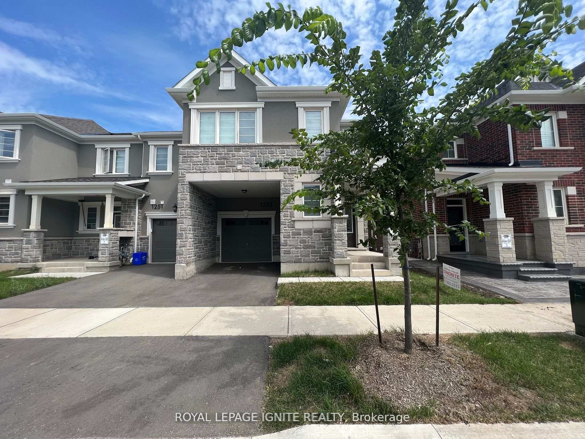 Front of 1253 Redbud Gardens
