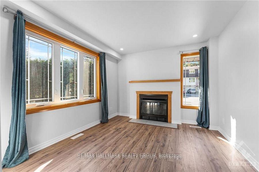 Photo 5 of 366 Pickford Drive, Ottawa, Kanata - Katimavik — HOMEH