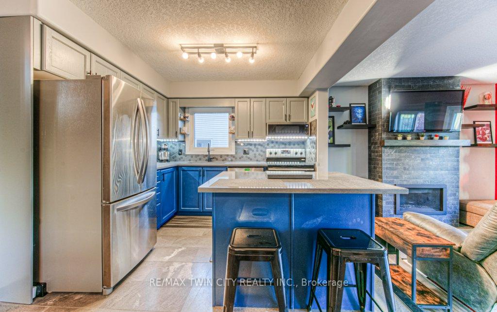 Photo 10 of 205 Prosperity Drive, Kitchener — HOMEH