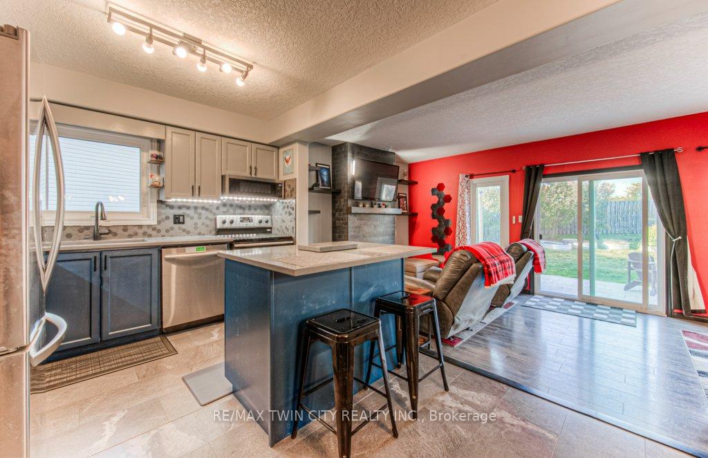 Photo 11 of 205 Prosperity Drive, Kitchener — HOMEH