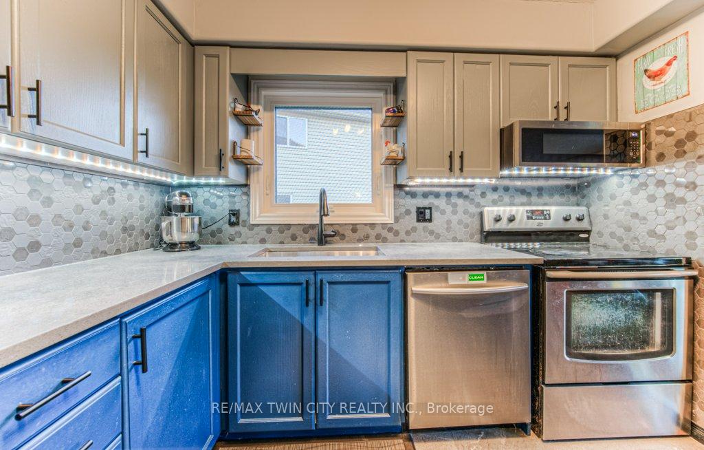 Photo 12 of 205 Prosperity Drive, Kitchener — HOMEH
