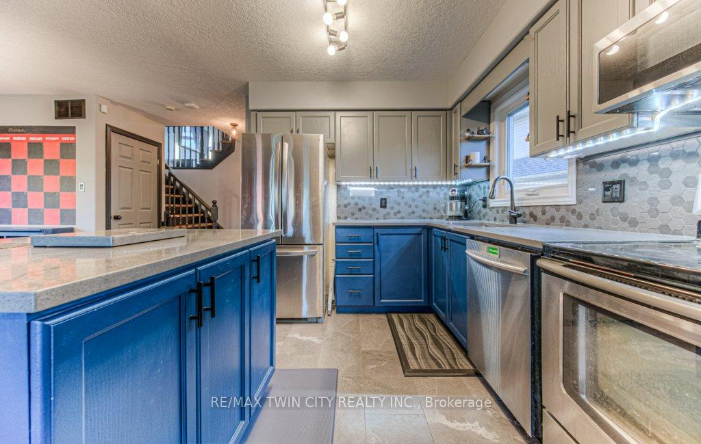 Photo 15 of 205 Prosperity Drive, Kitchener — HOMEH
