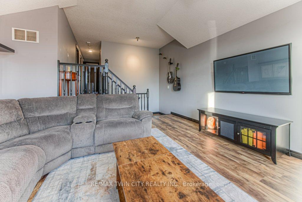 Photo 24 of 205 Prosperity Drive, Kitchener — HOMEH