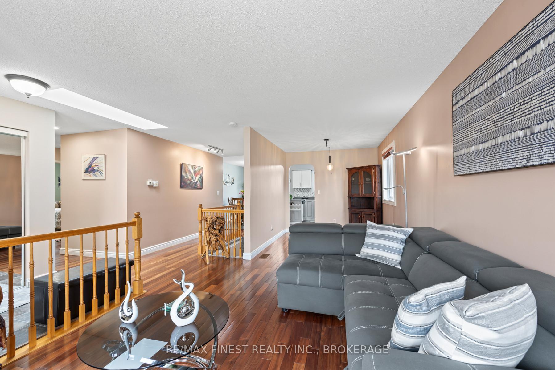 Photo 5 of 525 Citation Crescent, Kingston, City Southwest — HOMEH