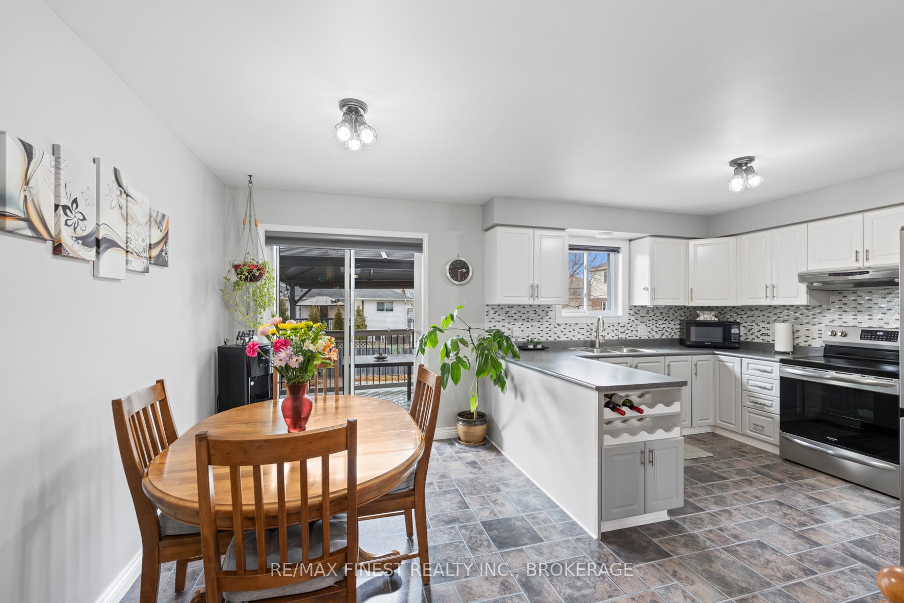 Photo 7 of 525 Citation Crescent, Kingston, City Southwest — HOMEH