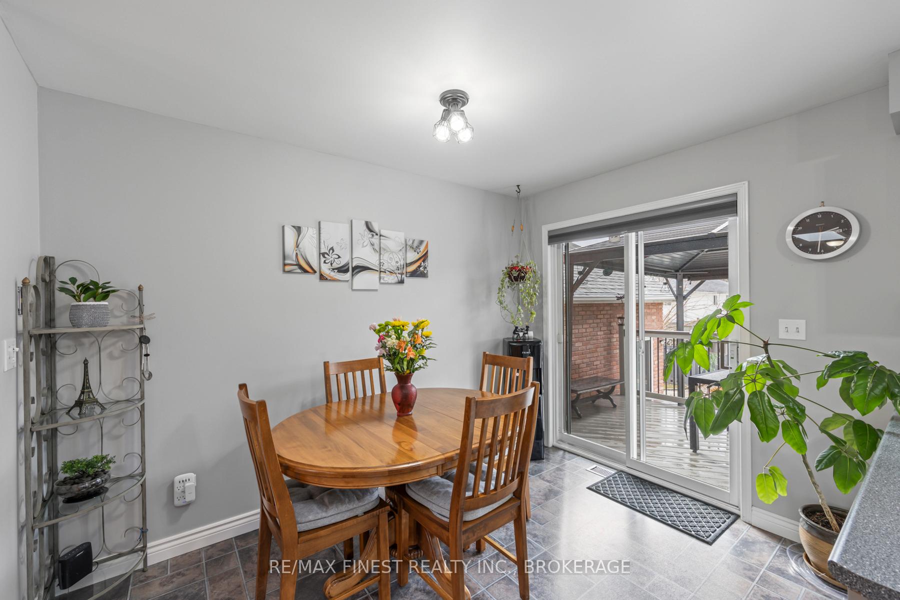 Photo 9 of 525 Citation Crescent, Kingston, City Southwest — HOMEH