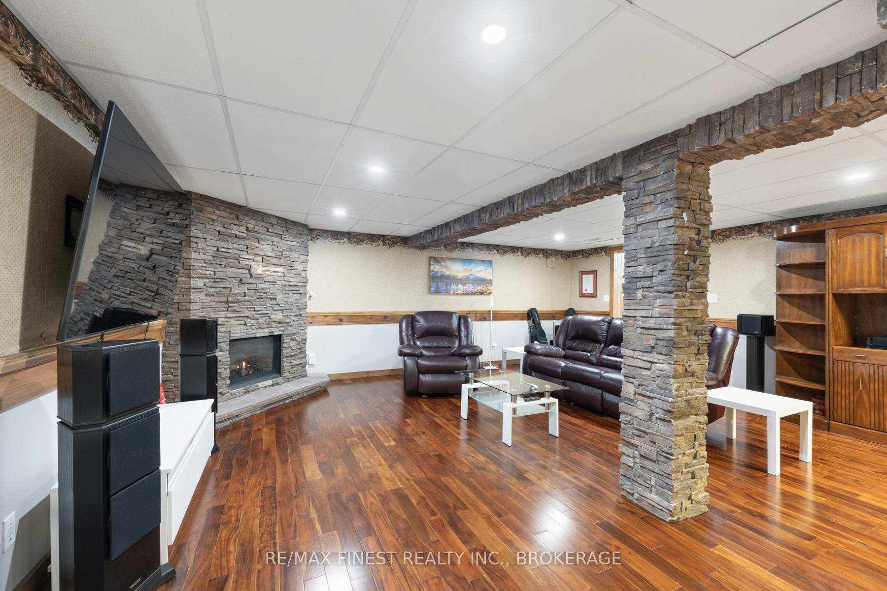 Photo 20 of 525 Citation Crescent, Kingston, City Southwest — HOMEH