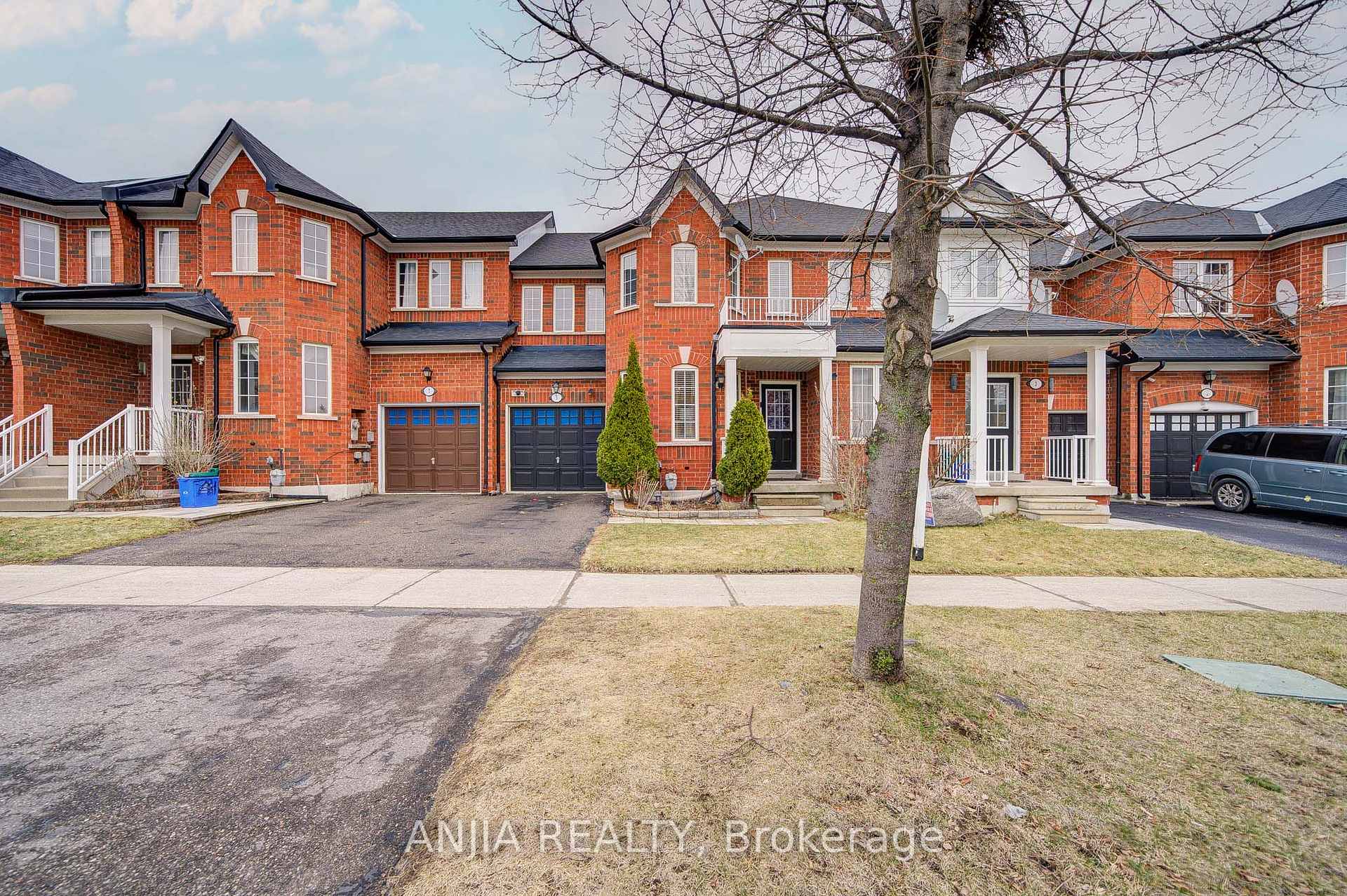 Photo 2 of 5 Hartmoor Street, Markham, Wismer — HOMEH