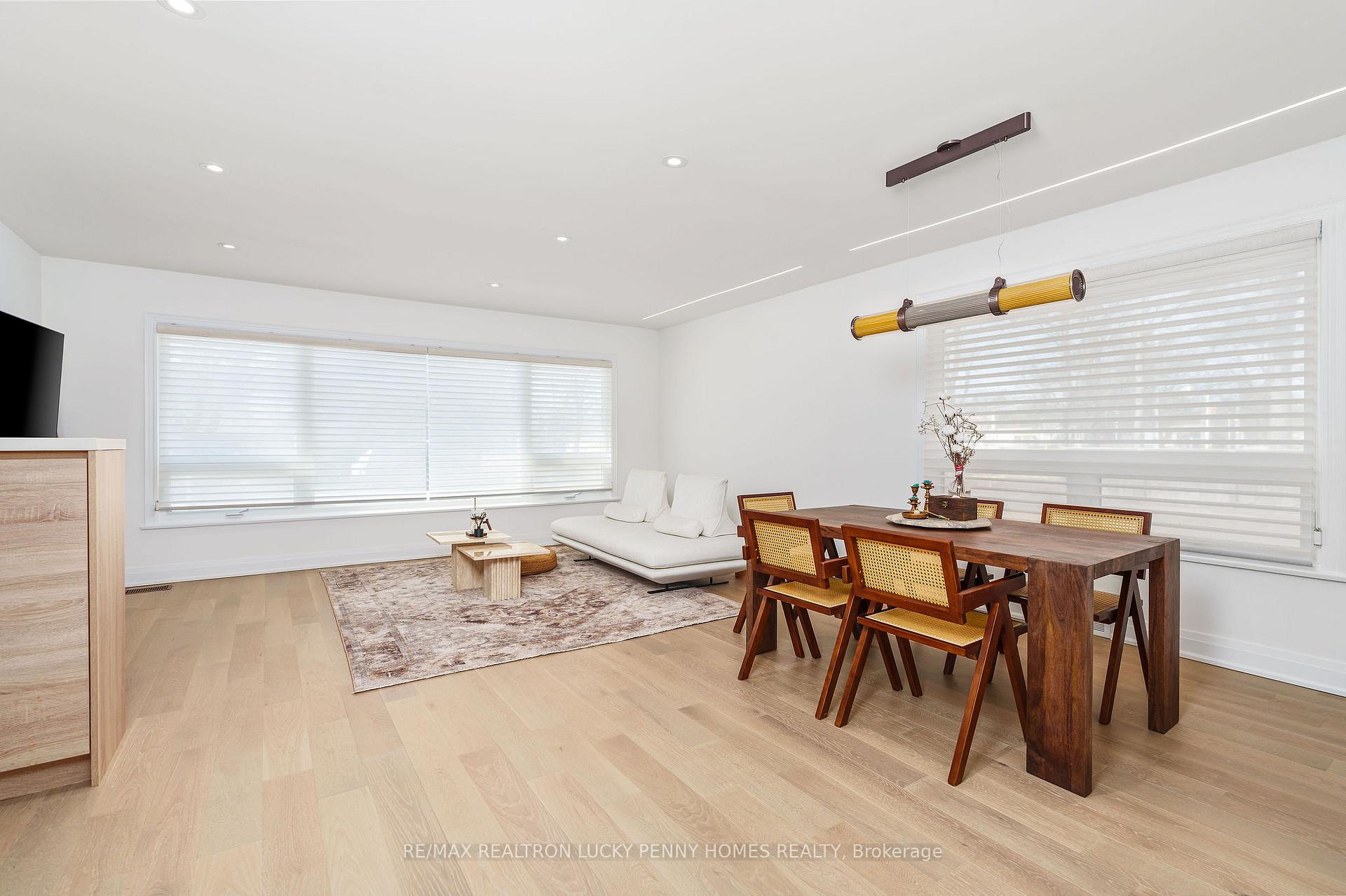 Photo 4 of 3 Grandview Boulevard, Markham, Bullock — HOMEH