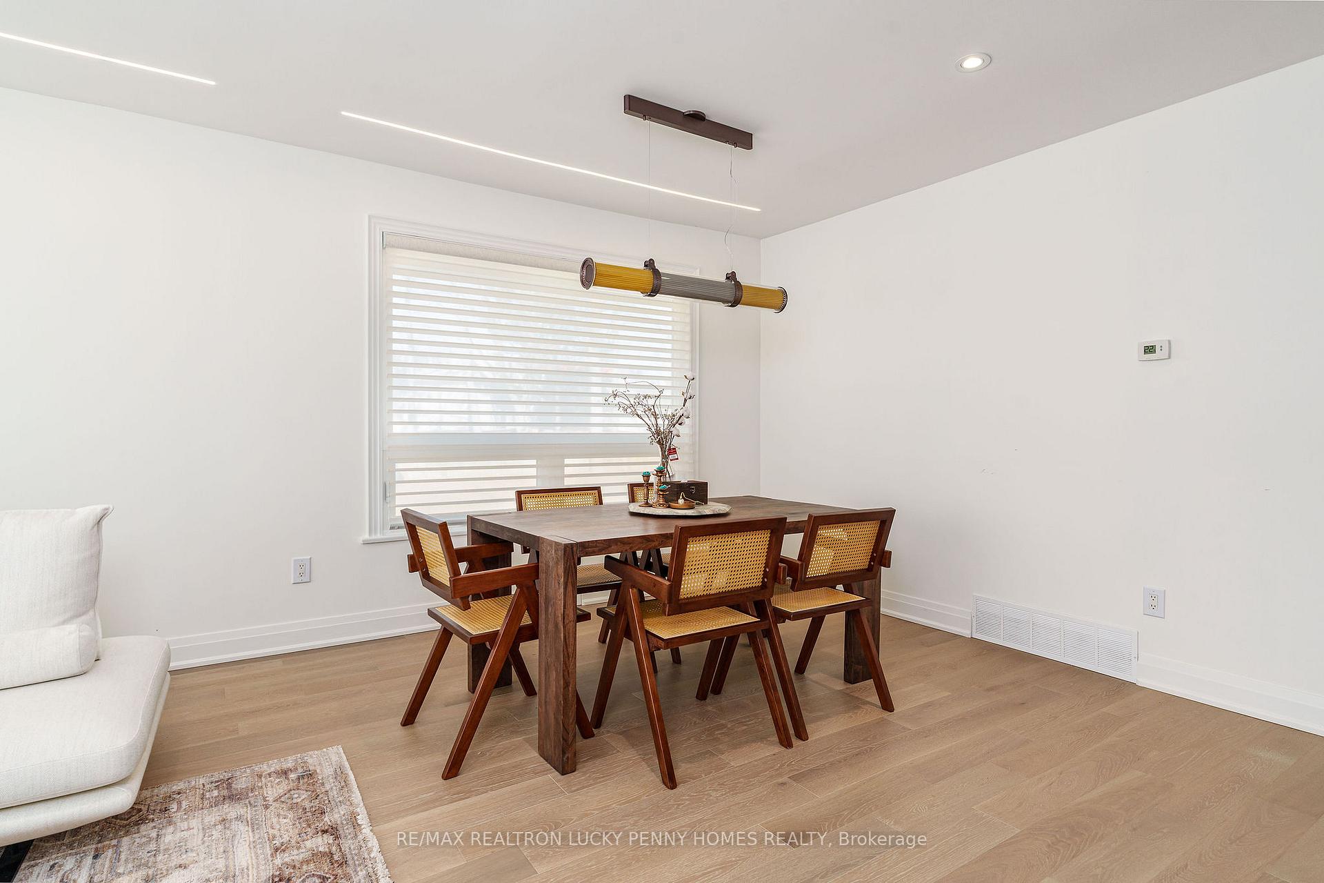 Photo 9 of 3 Grandview Boulevard, Markham, Bullock — HOMEH
