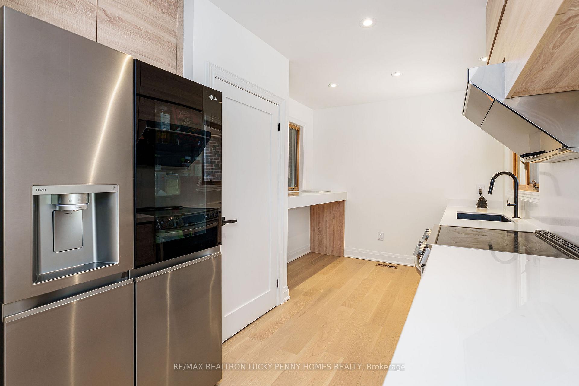 Photo 10 of 3 Grandview Boulevard, Markham, Bullock — HOMEH