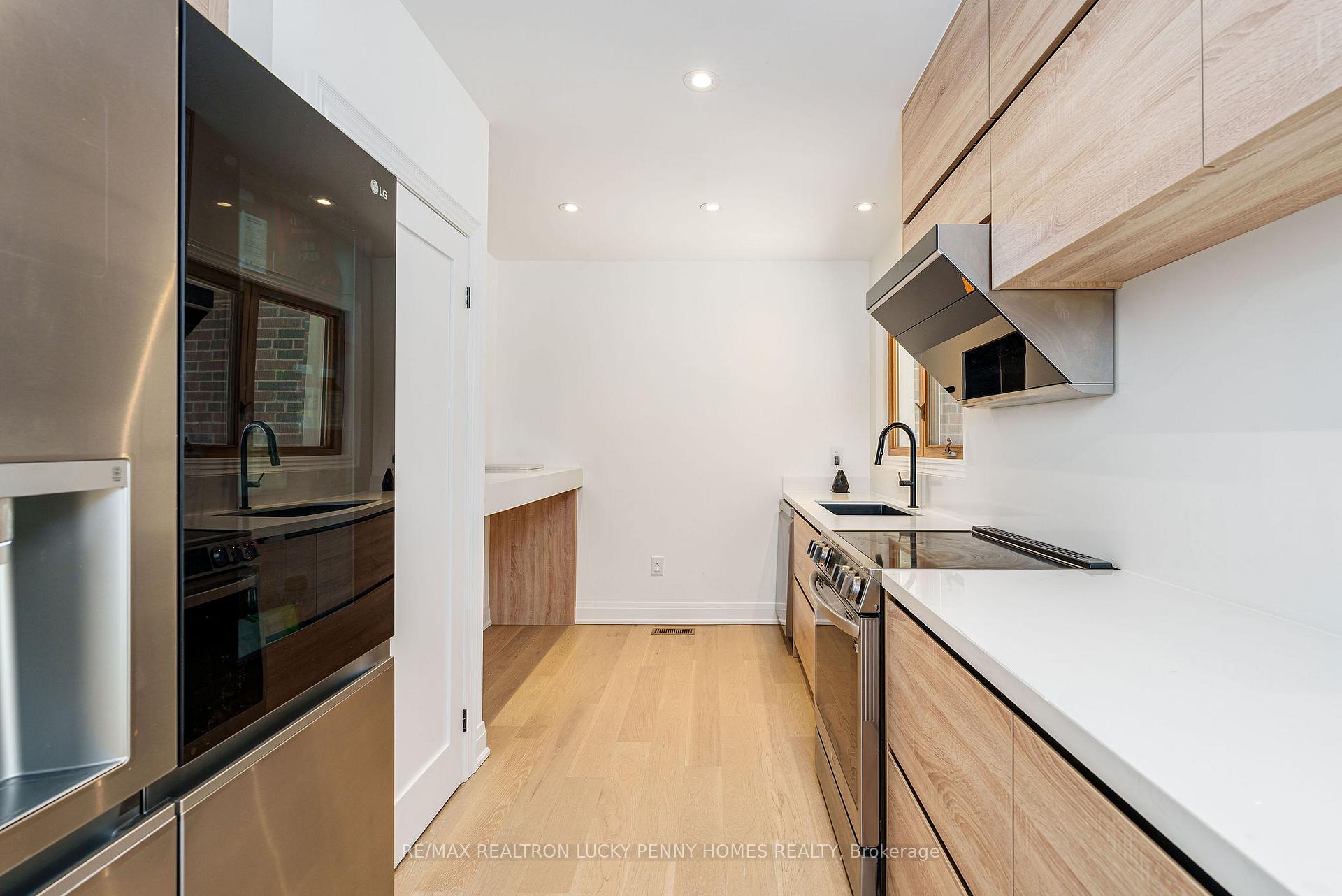 Photo 11 of 3 Grandview Boulevard, Markham, Bullock — HOMEH