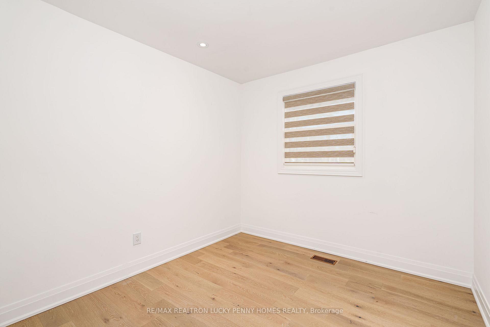 Photo 19 of 3 Grandview Boulevard, Markham, Bullock — HOMEH