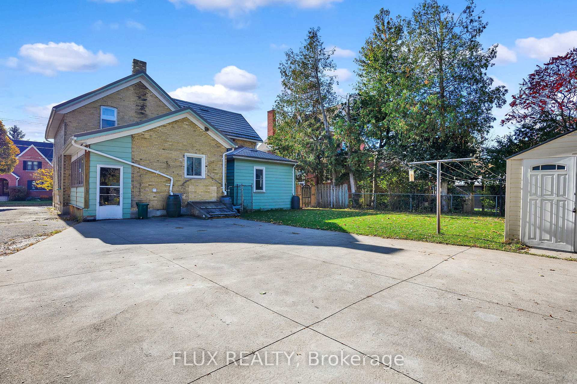 Photo 4 of 102-104 Blucher Street, Kitchener — HOMEH