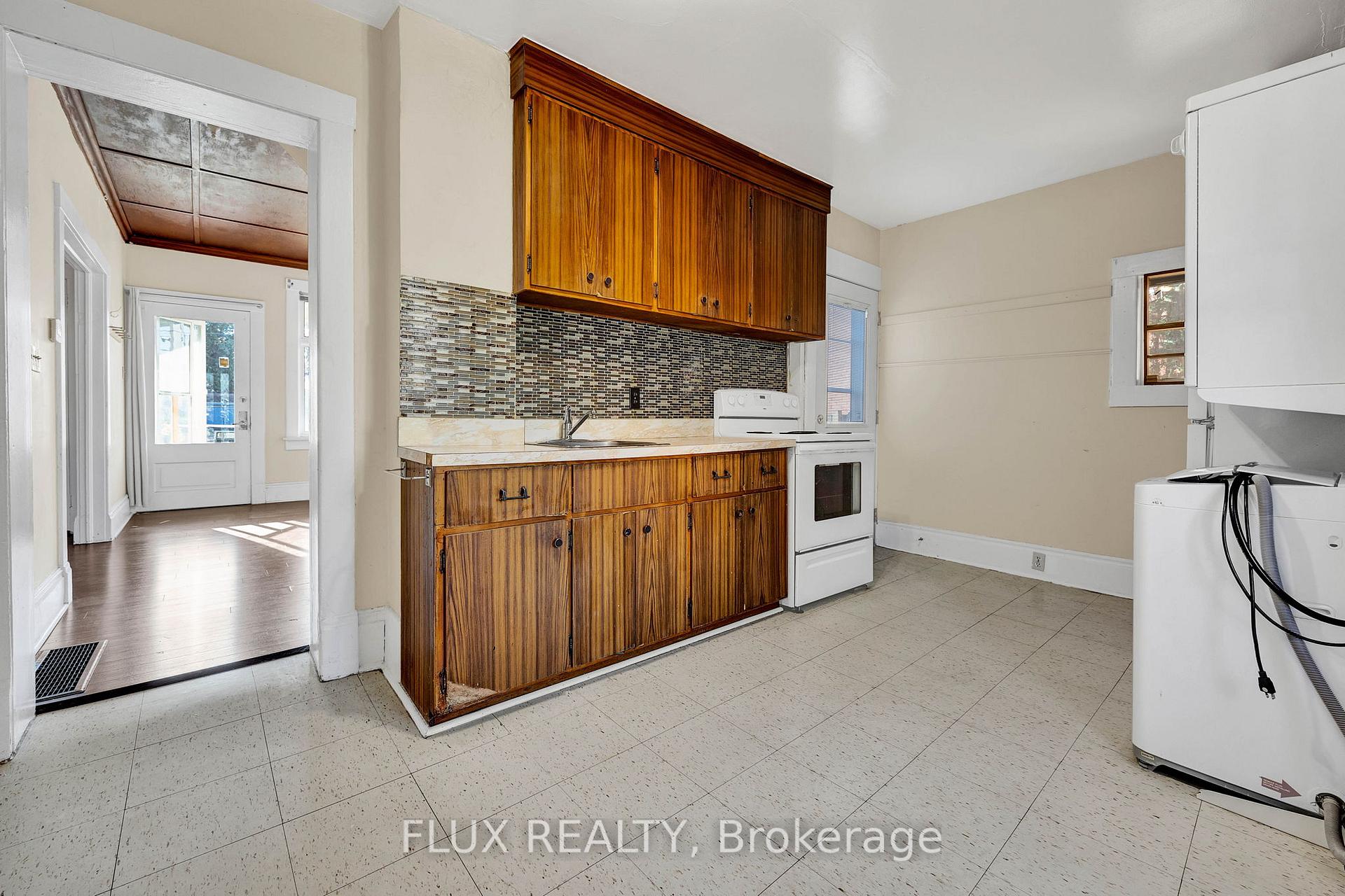 Photo 12 of 102-104 Blucher Street, Kitchener — HOMEH