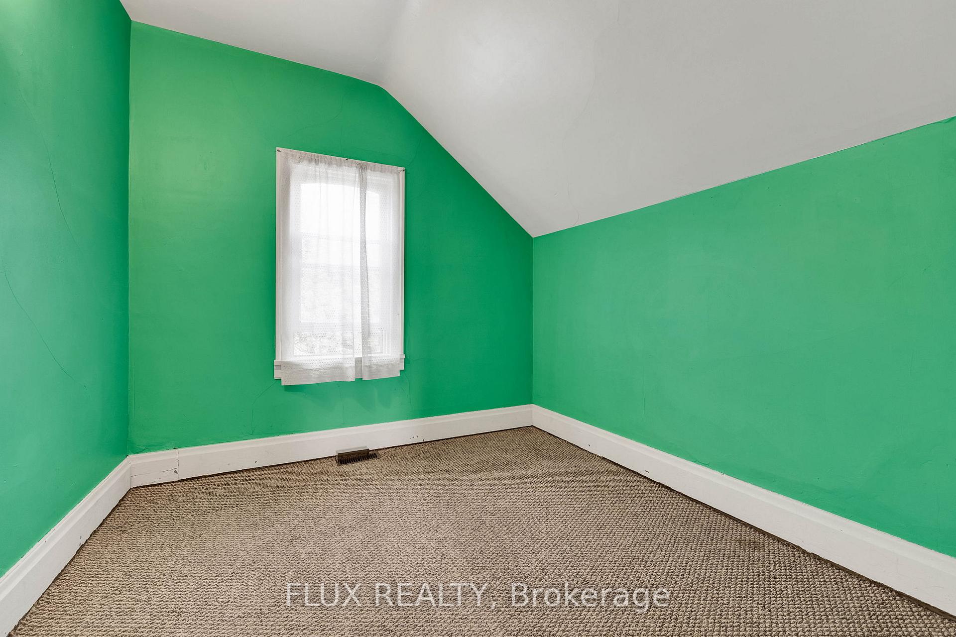 Photo 31 of 102-104 Blucher Street, Kitchener — HOMEH