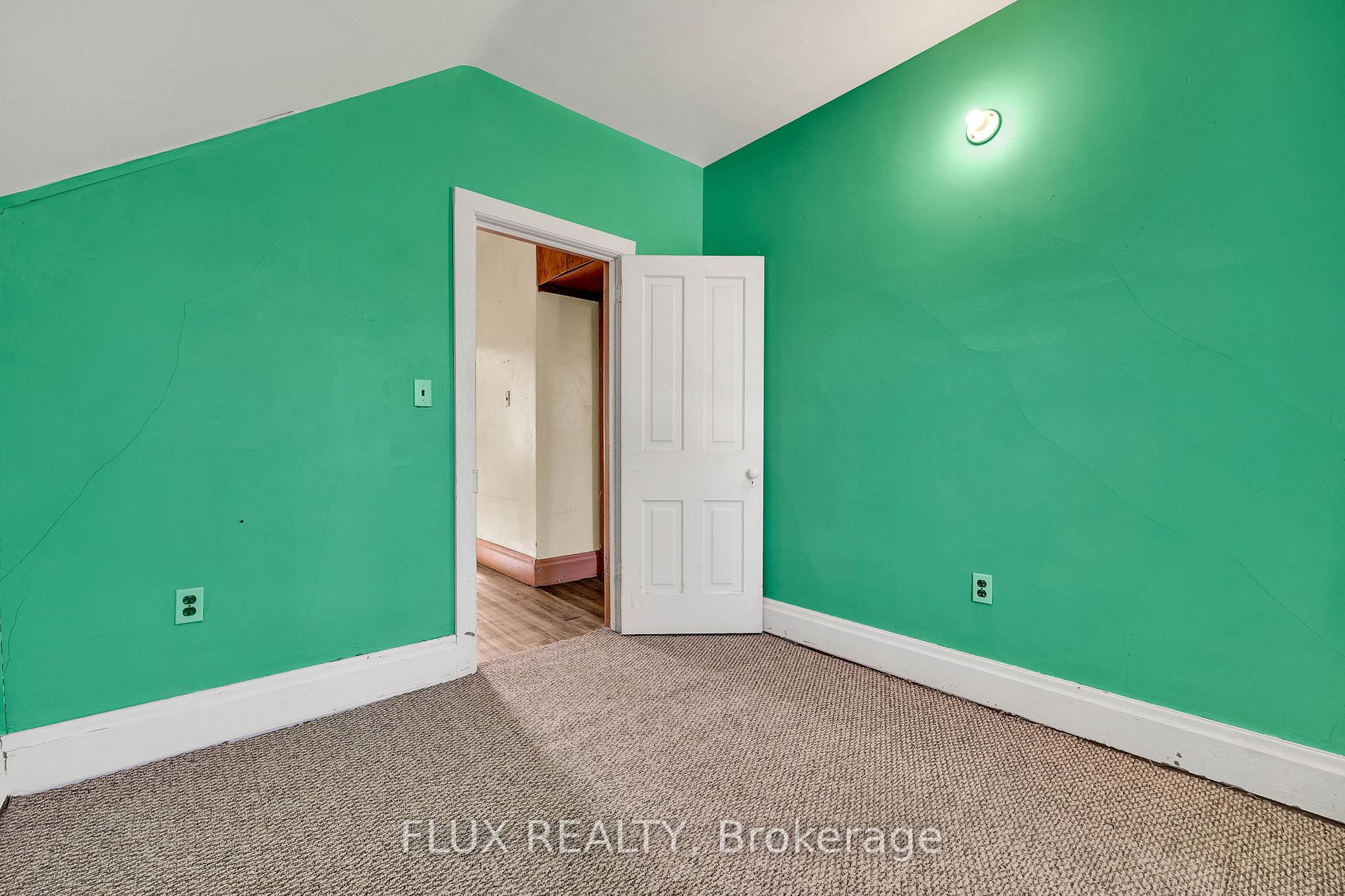 Photo 32 of 102-104 Blucher Street, Kitchener — HOMEH