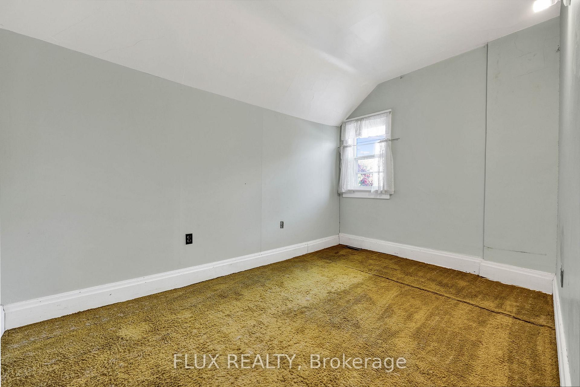 Photo 33 of 102-104 Blucher Street, Kitchener — HOMEH