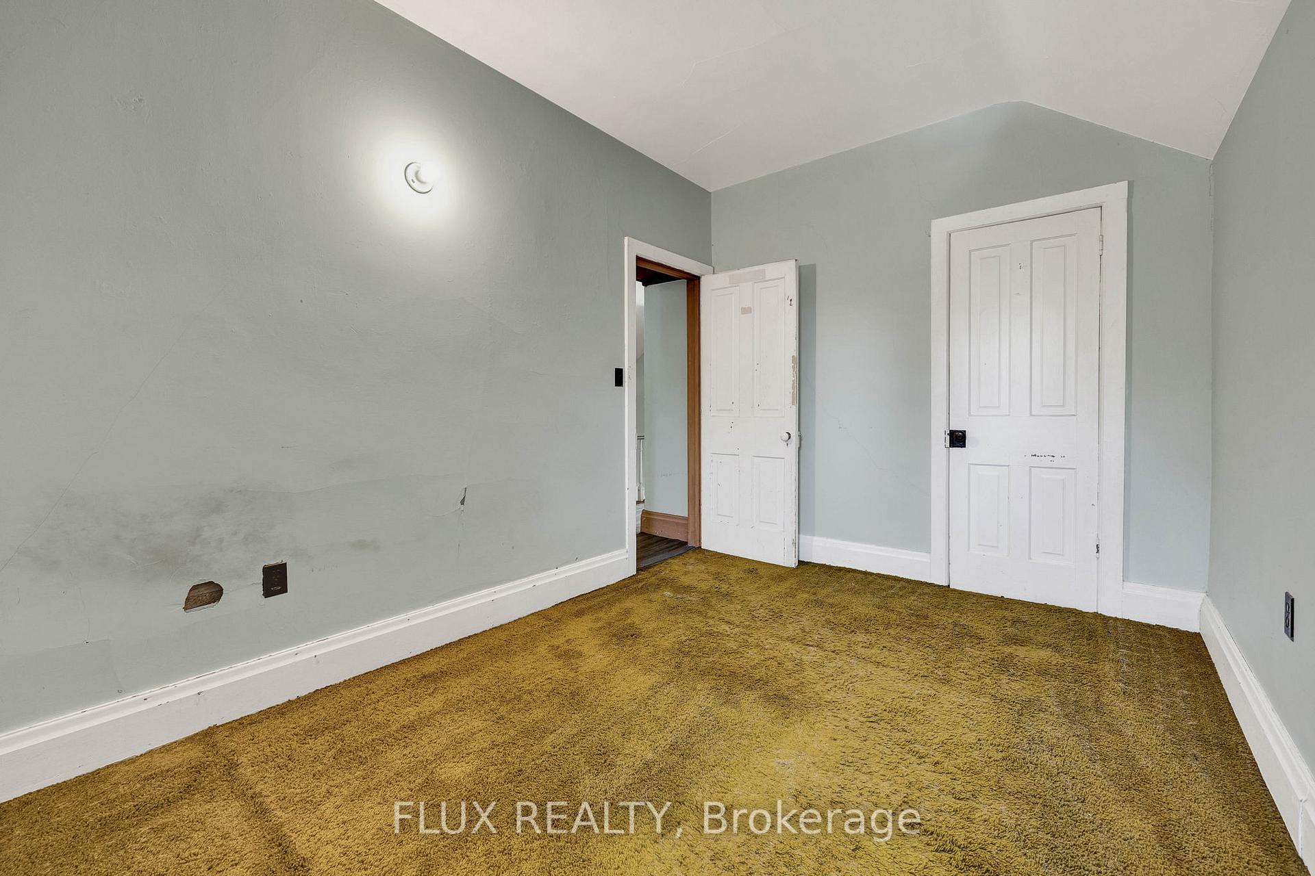 Photo 34 of 102-104 Blucher Street, Kitchener — HOMEH