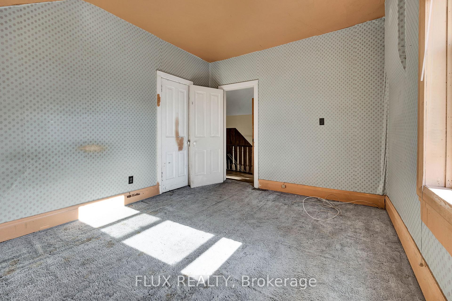 Photo 36 of 102-104 Blucher Street, Kitchener — HOMEH