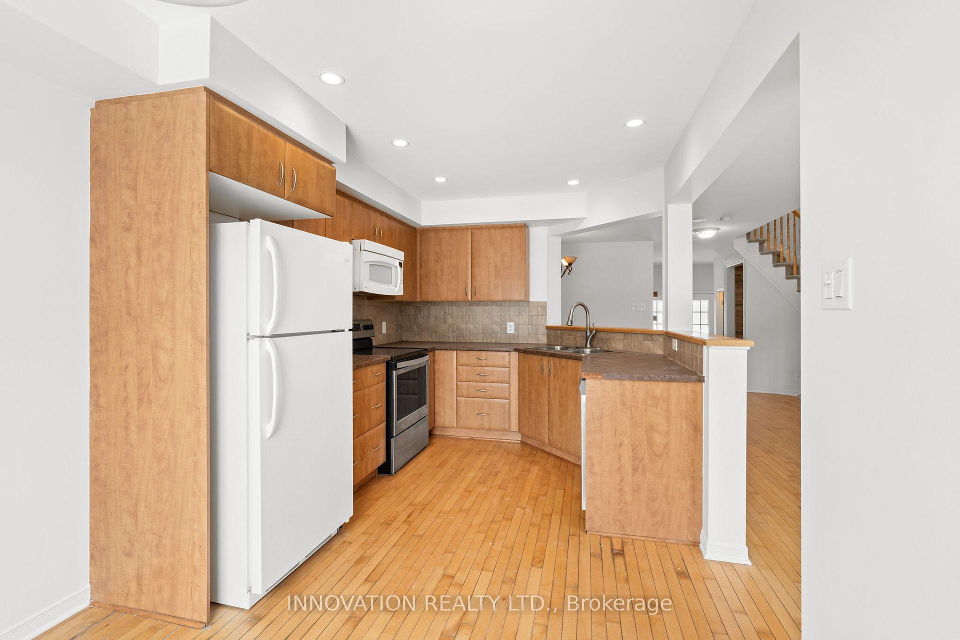 Photo 13 of 520 Fordell Avenue, Ottawa, Kanata - Morgan's Grant/South March — HOMEH