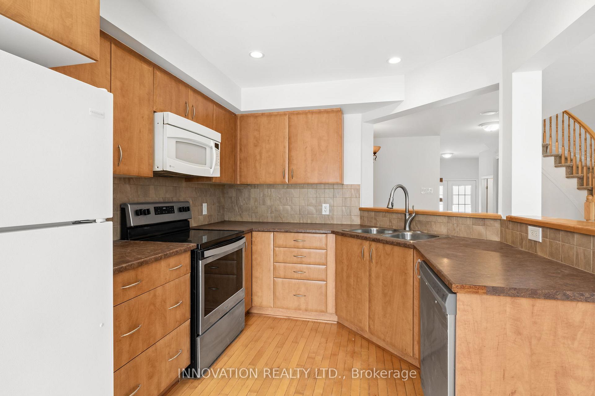 Photo 14 of 520 Fordell Avenue, Ottawa, Kanata - Morgan's Grant/South March — HOMEH