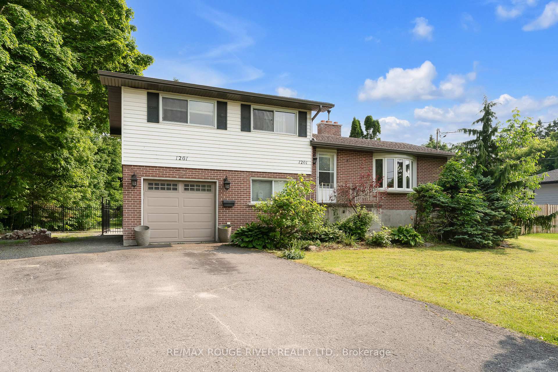 Front of 1261 Prince Charles Drive