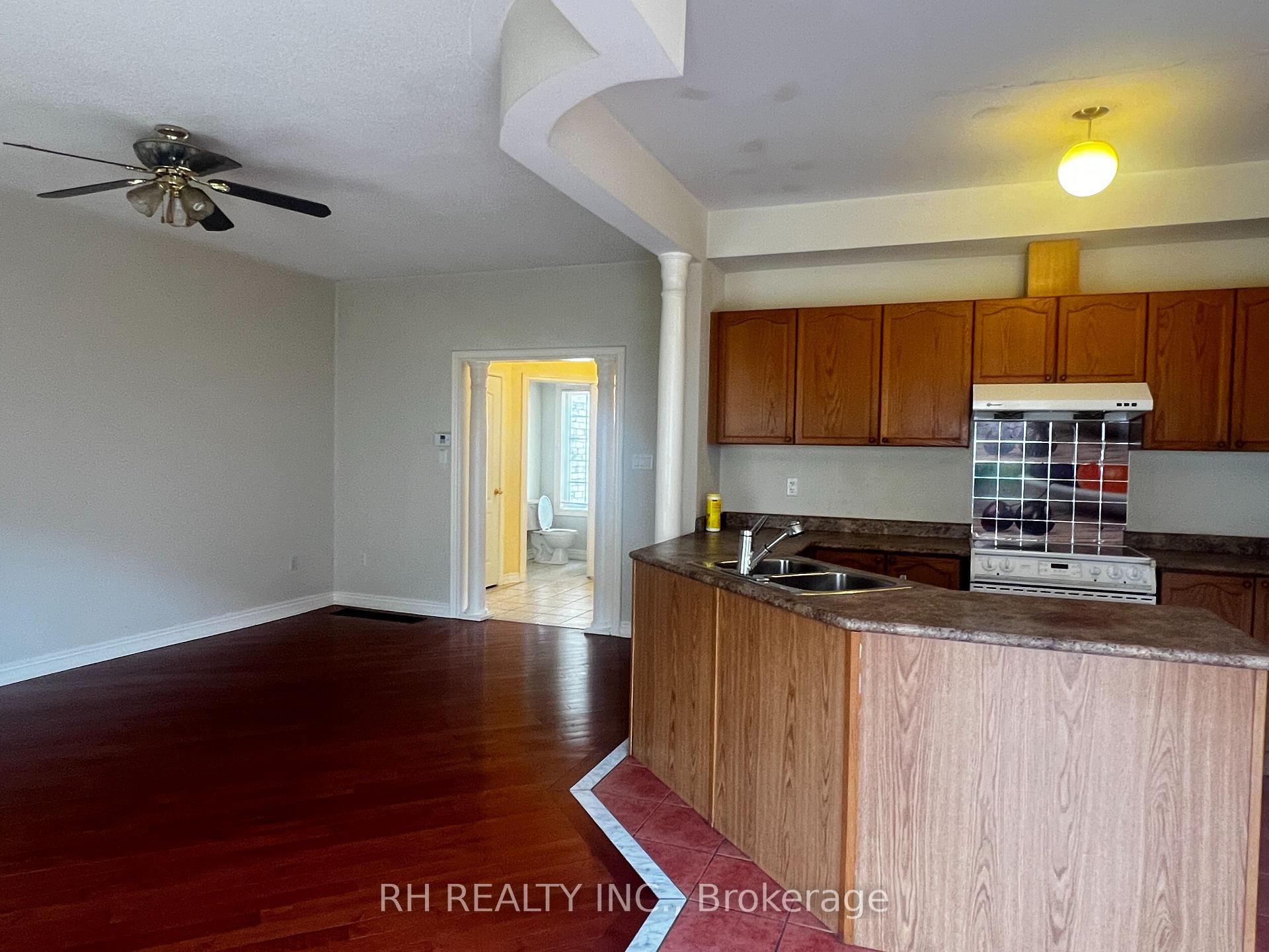 Photo 3 of 89 Park Place Drive, Markham, Greensborough — HOMEH