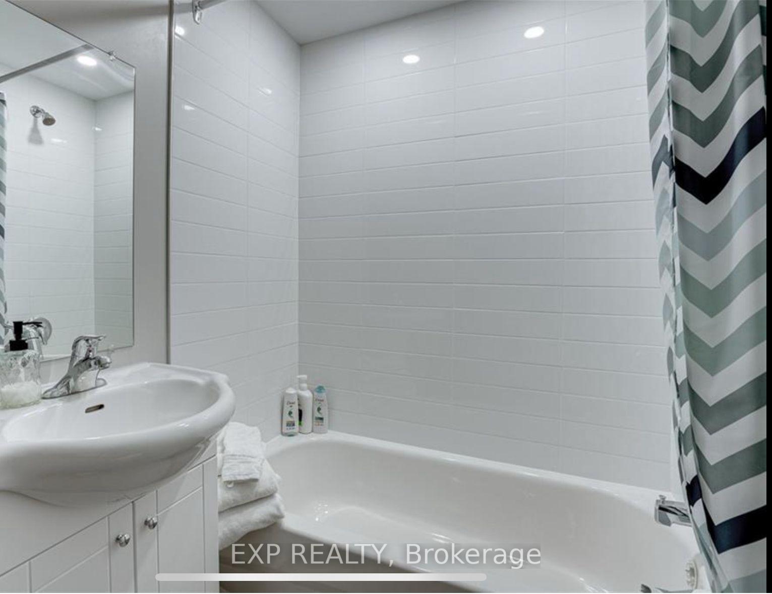 Photo 7 of Unit 4, 102 Wellington Street N, Hamilton, Landsdale — HOMEH