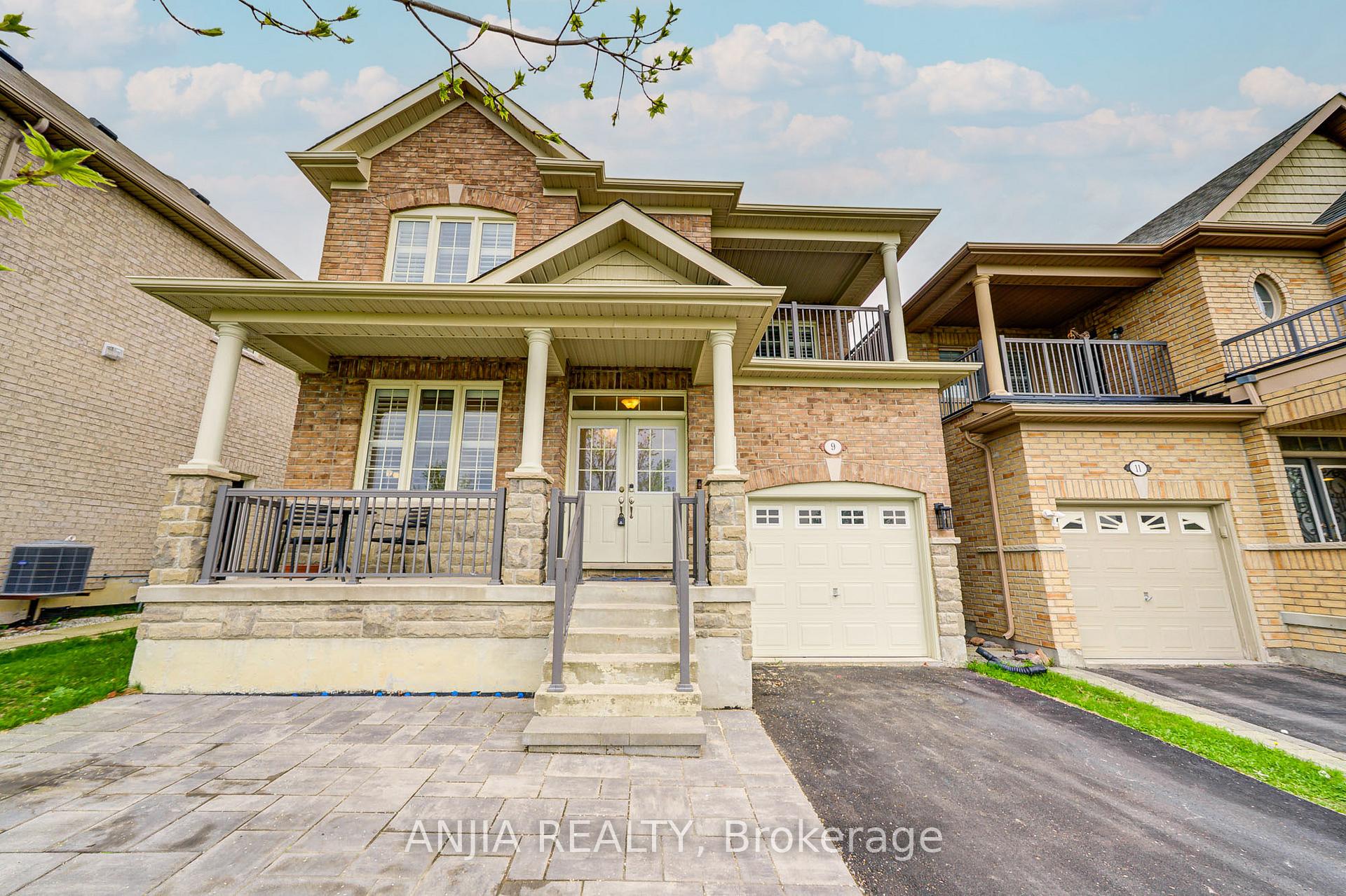 Photo 4 of 9 Desjardin Drive, Markham, Greensborough — HOMEH