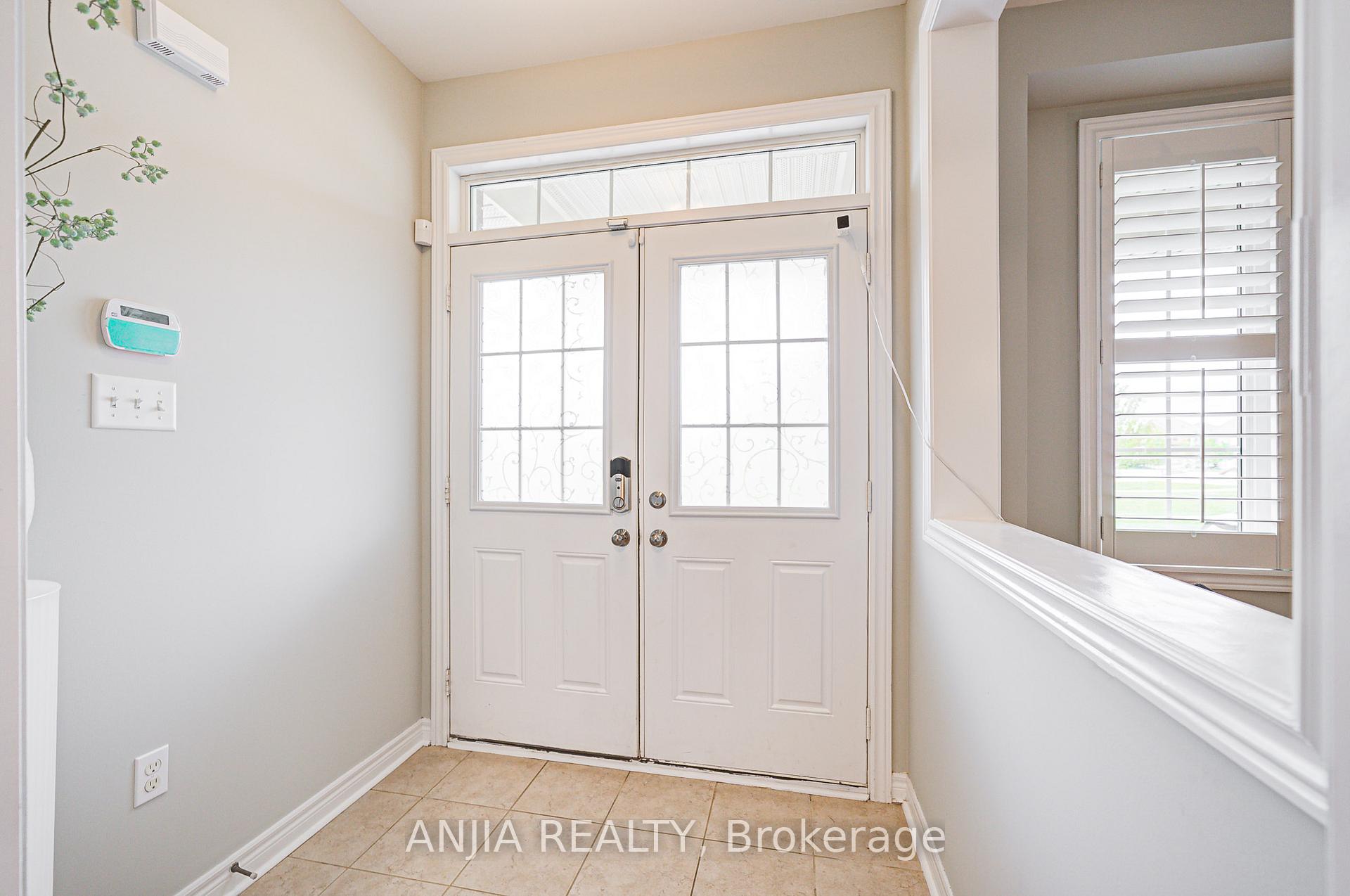 Photo 5 of 9 Desjardin Drive, Markham, Greensborough — HOMEH