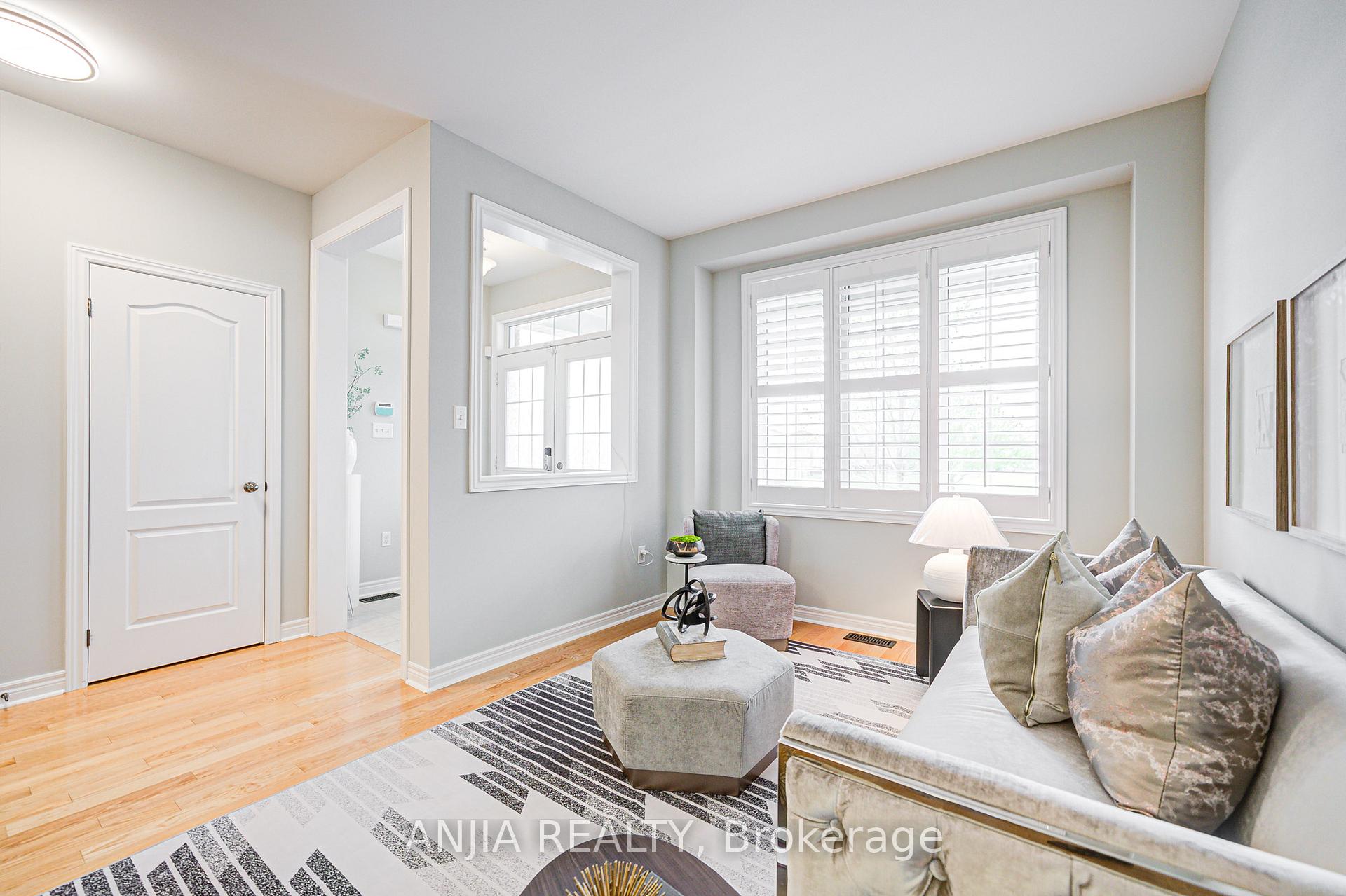 Photo 9 of 9 Desjardin Drive, Markham, Greensborough — HOMEH
