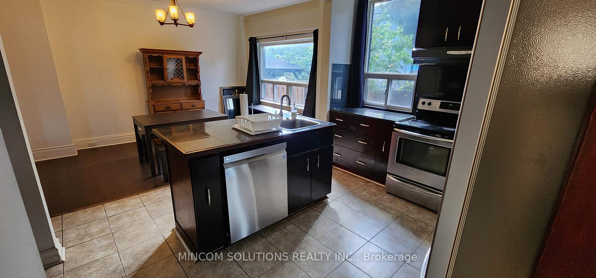 Photo 6 of Unit A,B,C,D, 27 Gibson Avenue, Hamilton, Gibson — HOMEH
