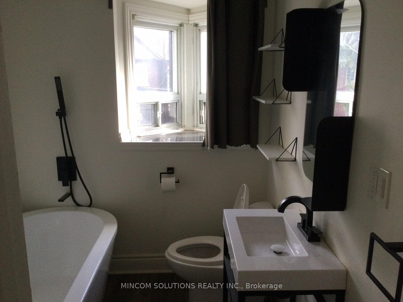Photo 10 of Unit A,B,C,D, 27 Gibson Avenue, Hamilton, Gibson — HOMEH