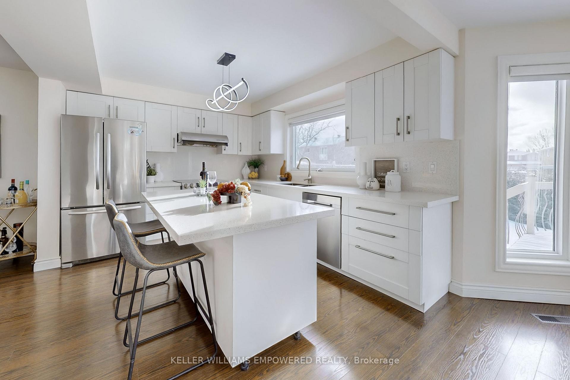 Photo 14 of 339 Manhattan Drive, Markham, Markville — HOMEH