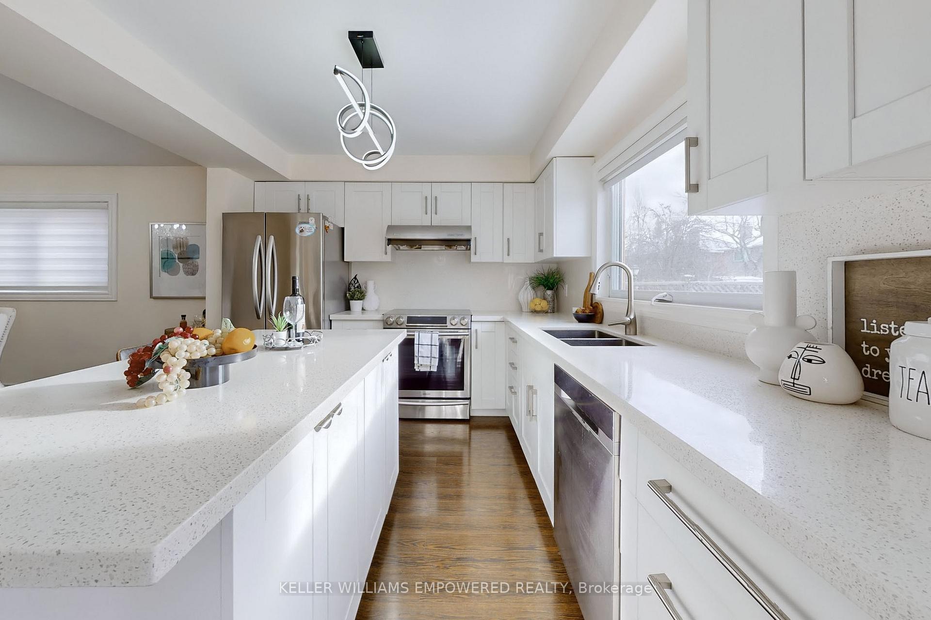 Photo 15 of 339 Manhattan Drive, Markham, Markville — HOMEH