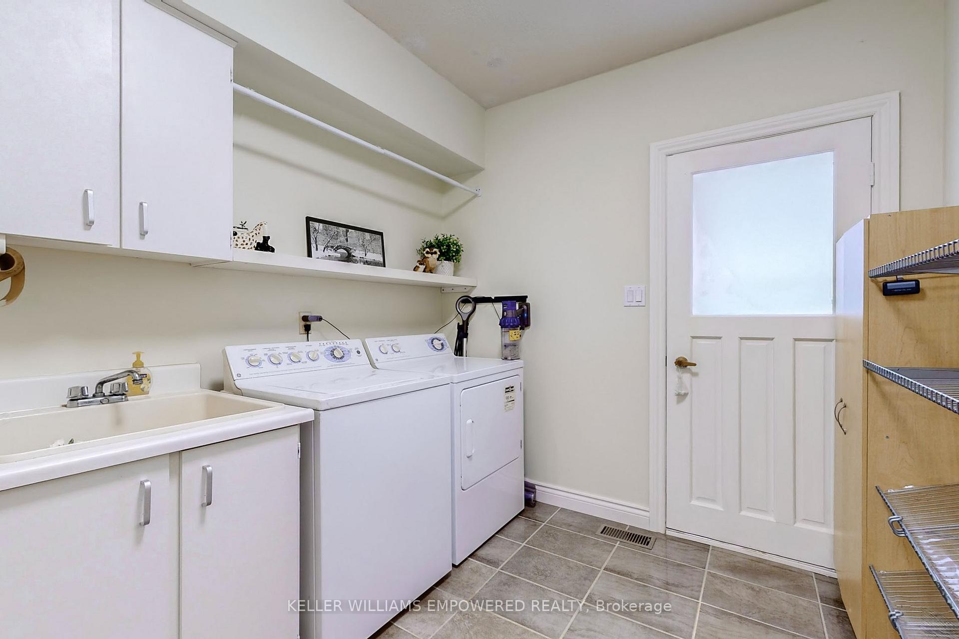 Photo 21 of 339 Manhattan Drive, Markham, Markville — HOMEH