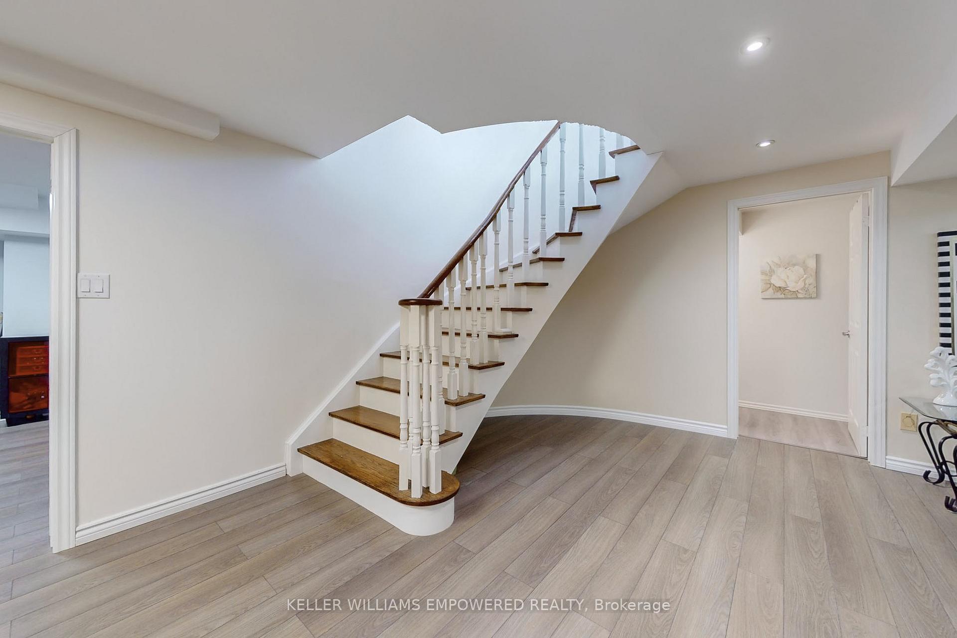 Photo 33 of 339 Manhattan Drive, Markham, Markville — HOMEH