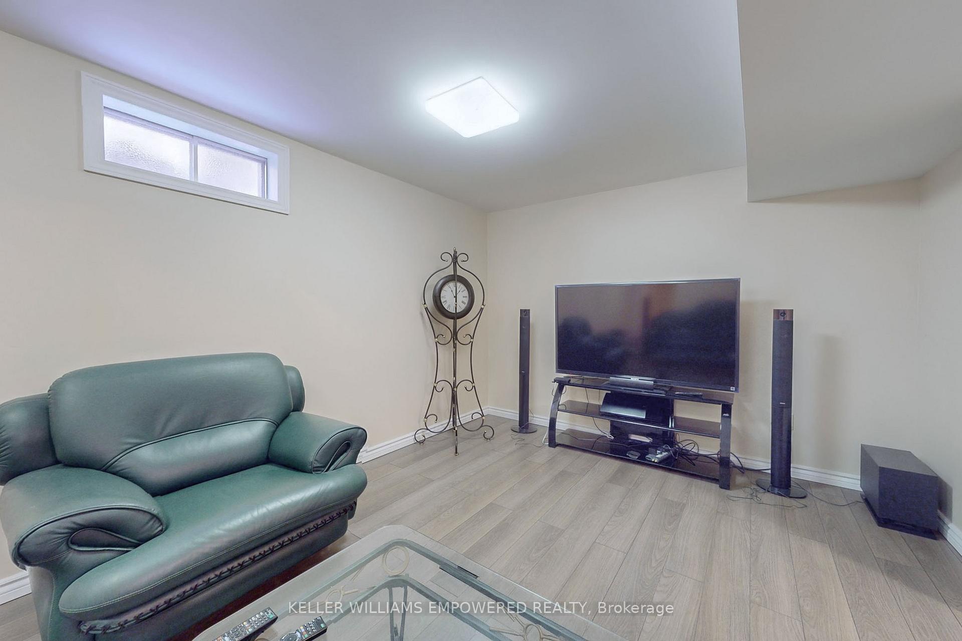 Photo 35 of 339 Manhattan Drive, Markham, Markville — HOMEH