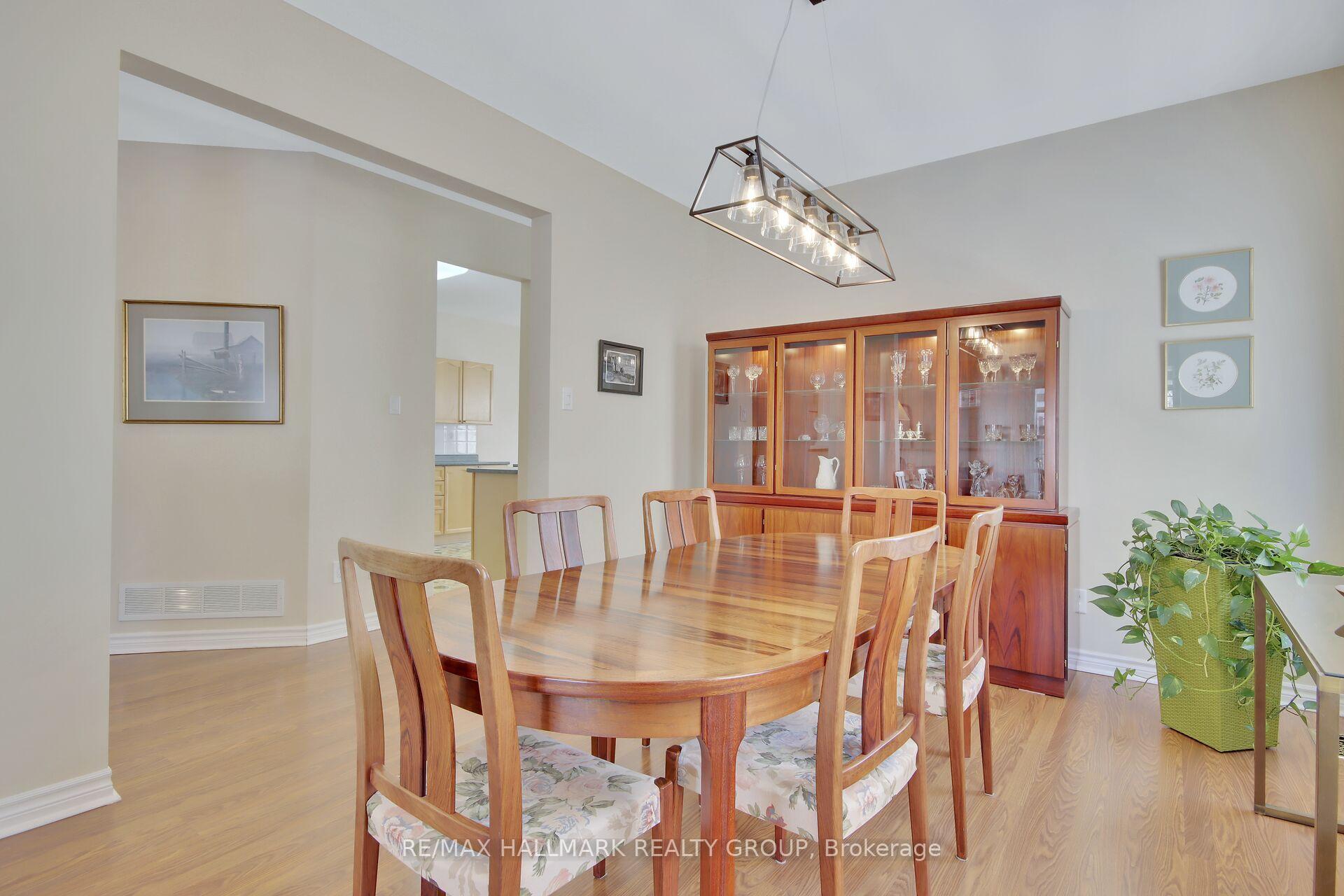 Photo 10 of 73 Goldridge Drive, Ottawa, Kanata - Kanata Lakes/Heritage Hills — HOMEH