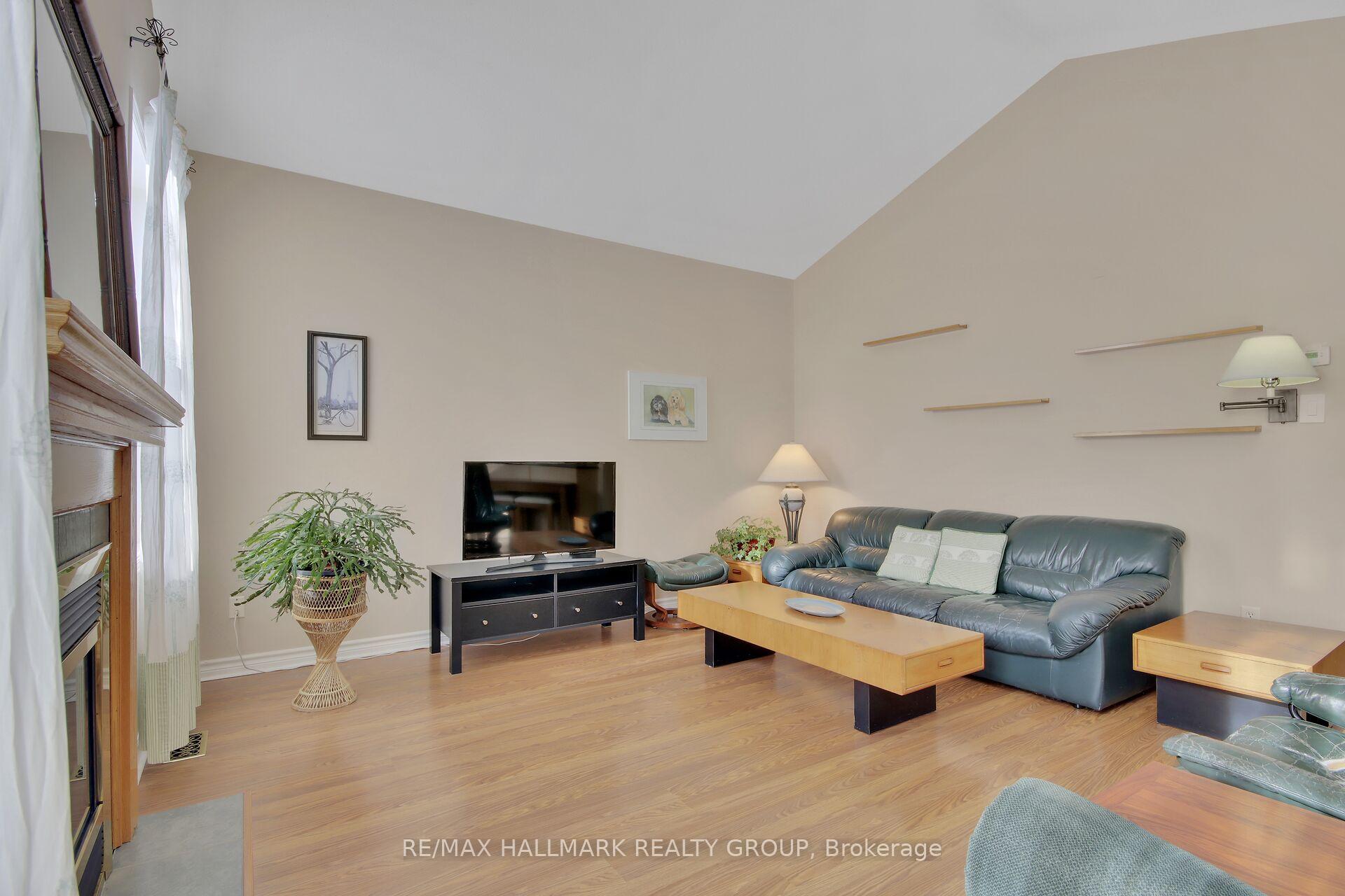 Photo 18 of 73 Goldridge Drive, Ottawa, Kanata - Kanata Lakes/Heritage Hills — HOMEH