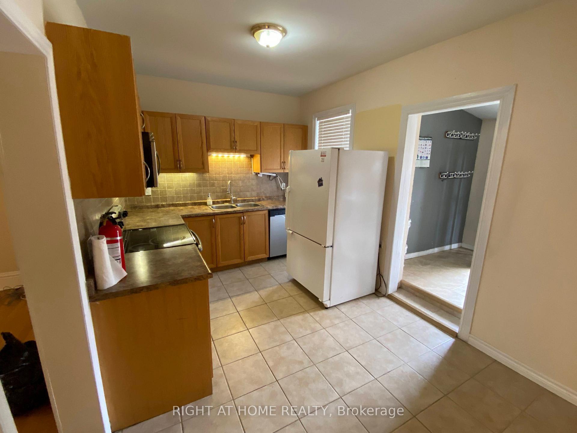 Photo 6 of 46 Stirton Street, Hamilton, Gibson — HOMEH
