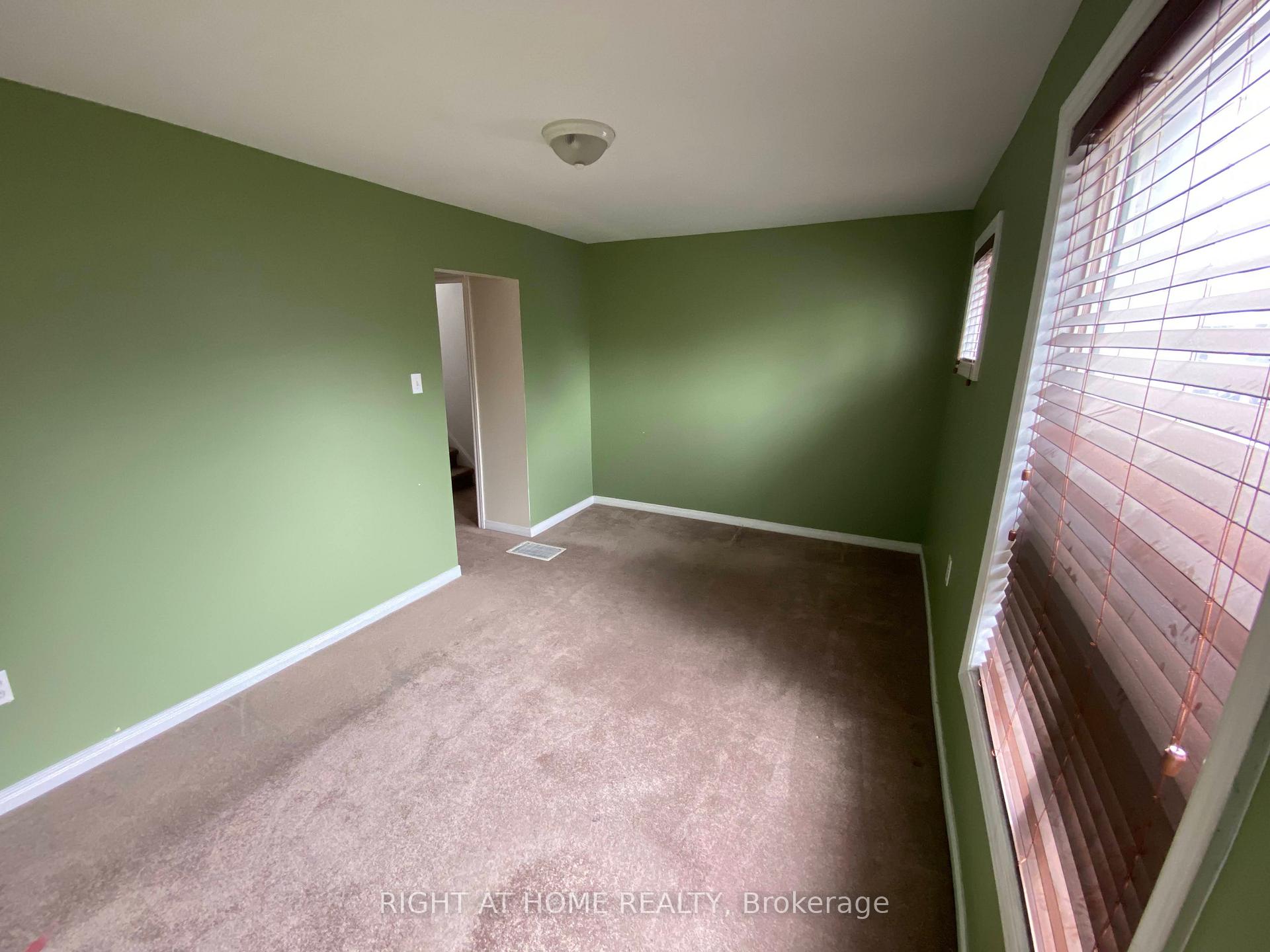 Photo 8 of 46 Stirton Street, Hamilton, Gibson — HOMEH