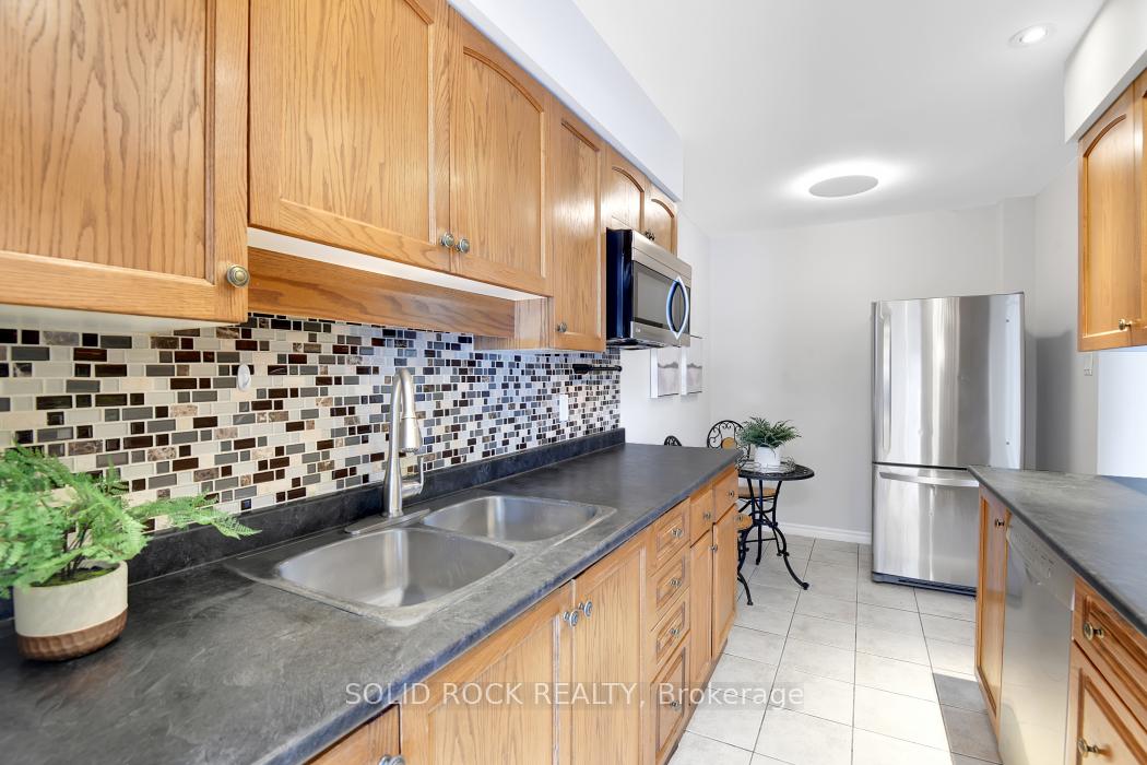 Photo 15 of 8 Shearer Crescent, Ottawa, Kanata - Katimavik — HOMEH