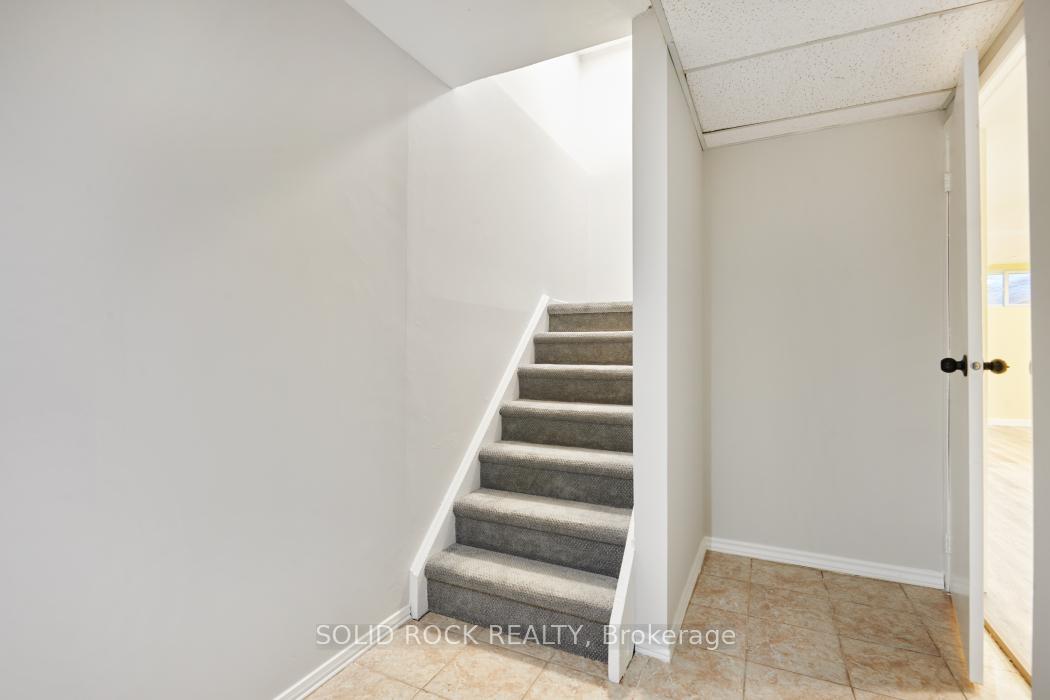 Photo 26 of 8 Shearer Crescent, Ottawa, Kanata - Katimavik — HOMEH